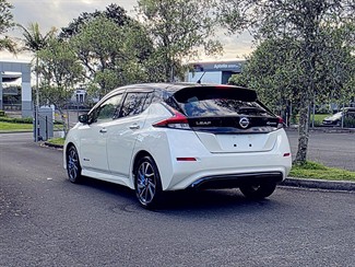 2018 Nissan LEAF - Thumbnail