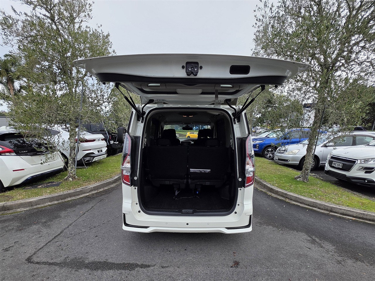 2021 Nissan SERENA