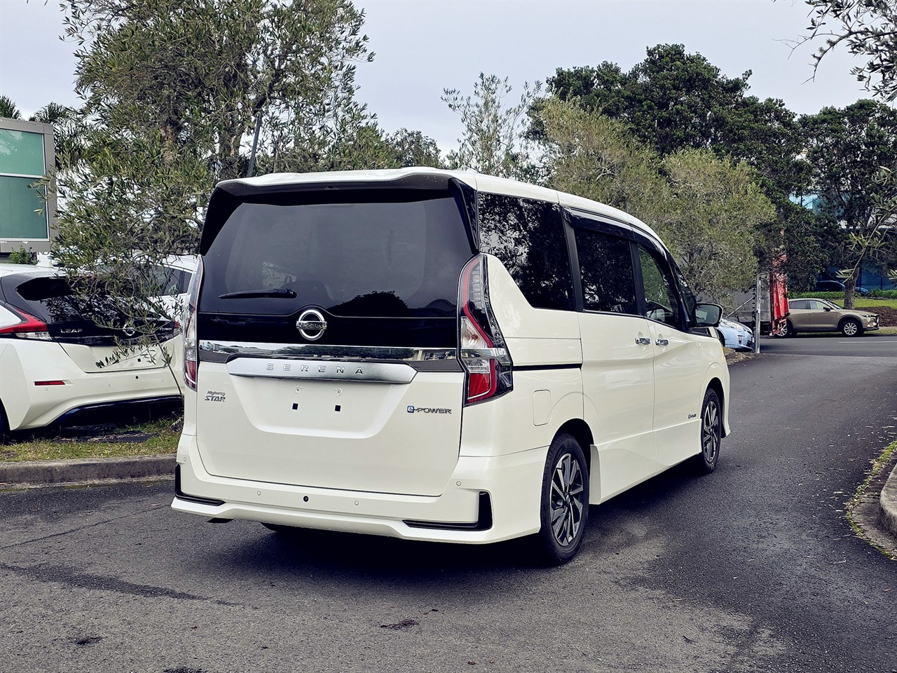 2021 Nissan SERENA
