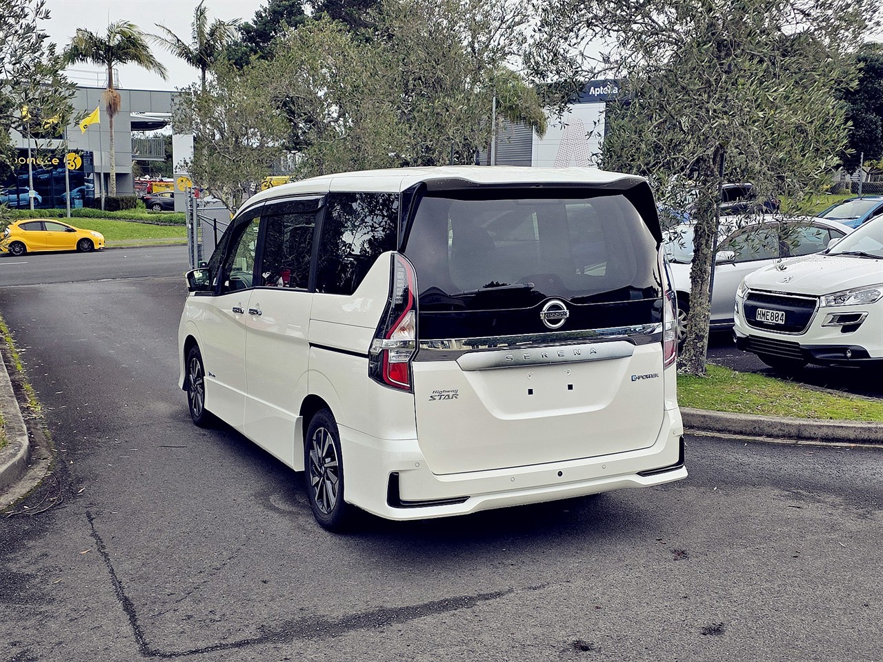 2021 Nissan SERENA