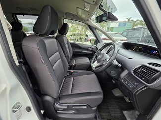 2021 Nissan SERENA - Thumbnail