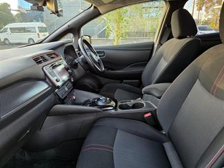 2019 Nissan LEAF - Thumbnail