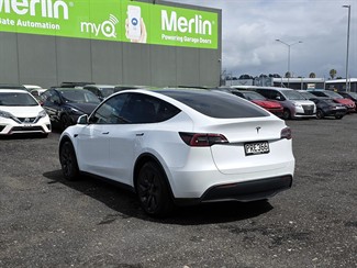 2023 Tesla Model Y - Thumbnail