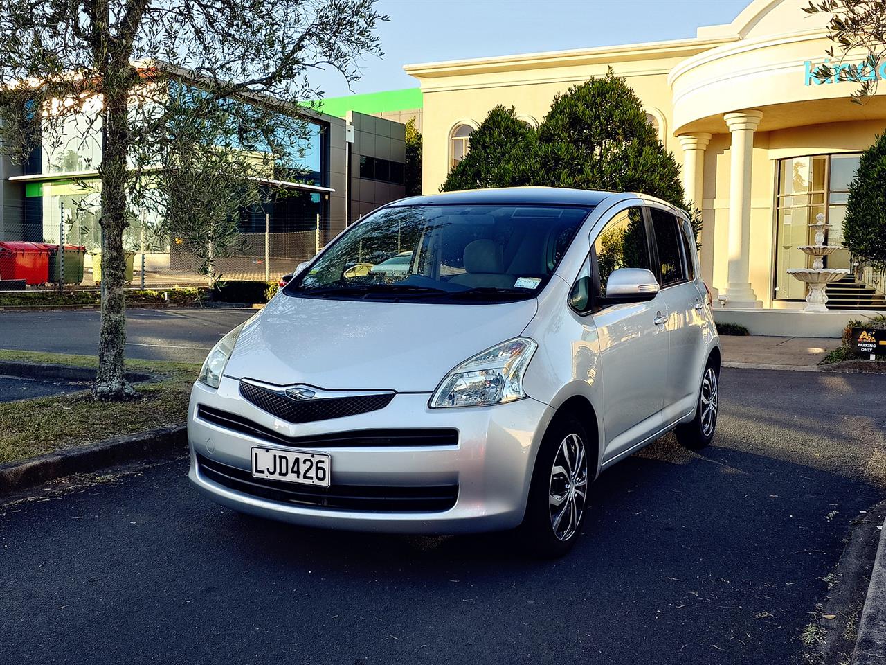 2005 Toyota Ractis