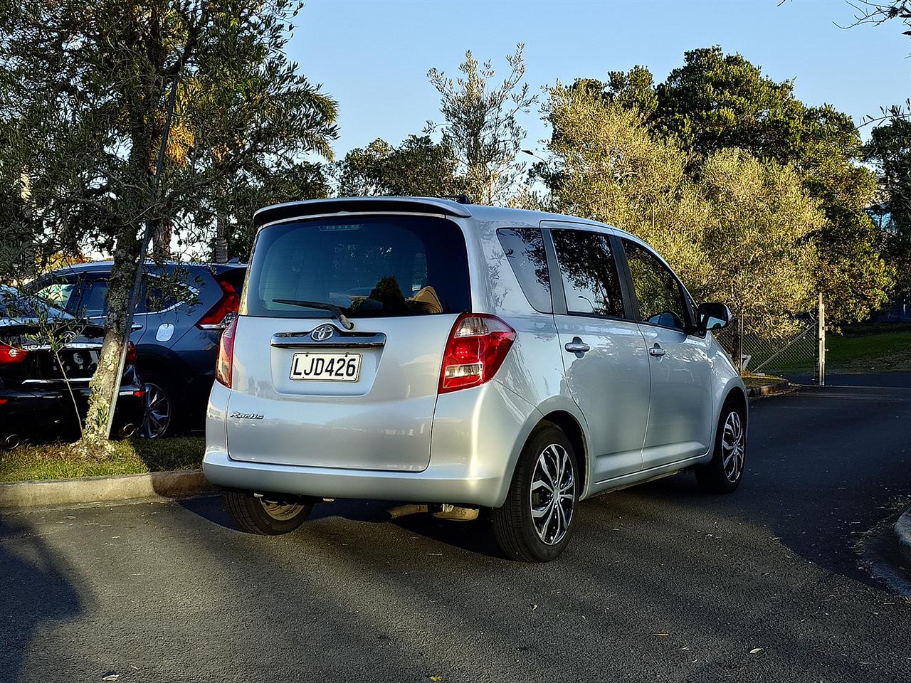 2005 Toyota Ractis