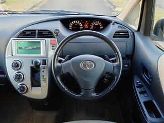 2005 Toyota Ractis - Thumbnail