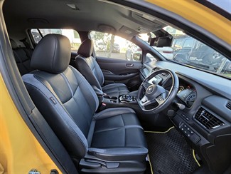 2019 Nissan LEAF - Thumbnail