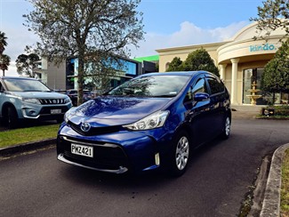 2017 Toyota PRIUS - Thumbnail