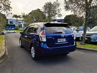 2017 Toyota PRIUS - Thumbnail