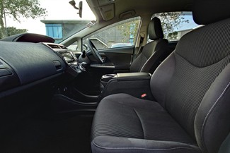 2017 Toyota PRIUS - Thumbnail