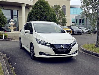 2018 Nissan LEAF - Thumbnail