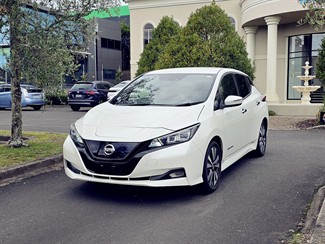 2018 Nissan LEAF - Thumbnail