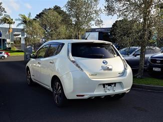 2016 Nissan LEAF - Thumbnail