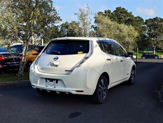 2016 Nissan LEAF - Thumbnail