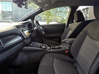 2018 Nissan LEAF - Thumbnail