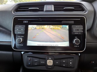 2018 Nissan LEAF - Thumbnail