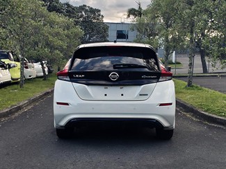 2018 Nissan LEAF - Thumbnail