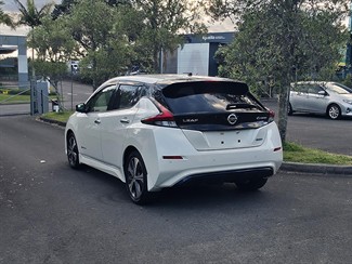 2018 Nissan LEAF - Thumbnail