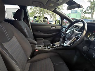 2018 Nissan LEAF - Thumbnail