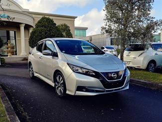 2020 Nissan LEAF - Thumbnail