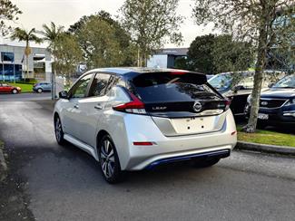 2020 Nissan LEAF - Thumbnail
