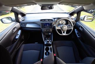 2020 Nissan LEAF - Thumbnail