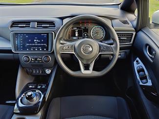 2020 Nissan LEAF - Thumbnail