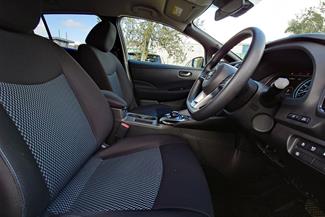 2020 Nissan LEAF - Thumbnail