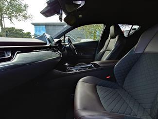 2017 Toyota C-Hr - Thumbnail