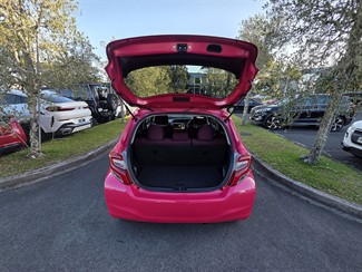 2014 Toyota VITZ - Thumbnail