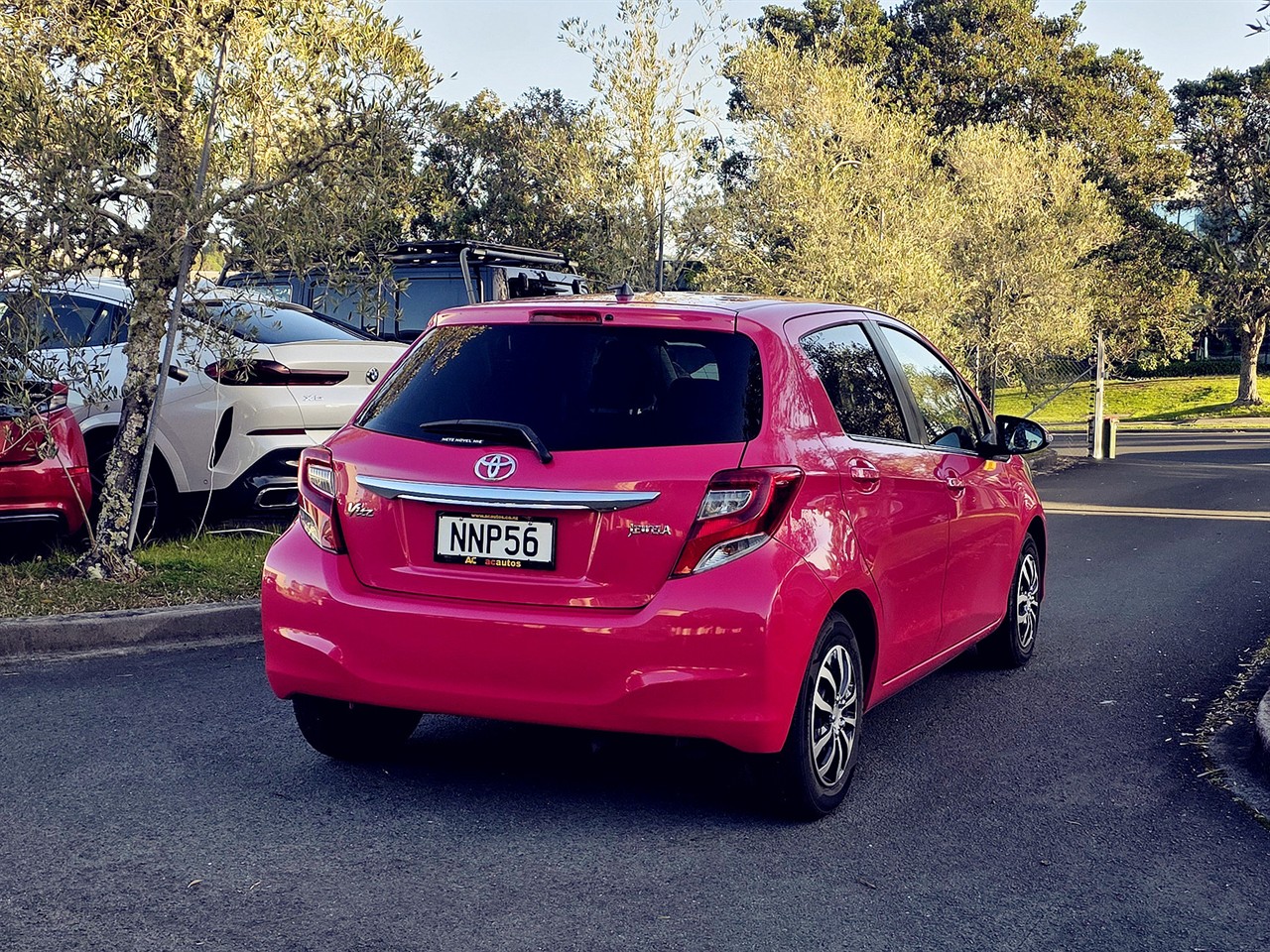2014 Toyota VITZ