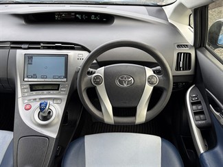 2013 Toyota PRIUS - Thumbnail