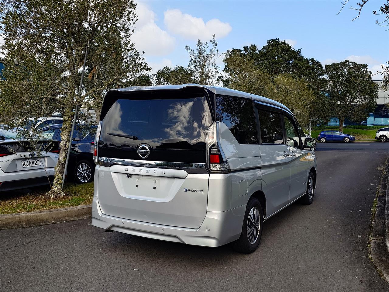 2020 Nissan SERENA