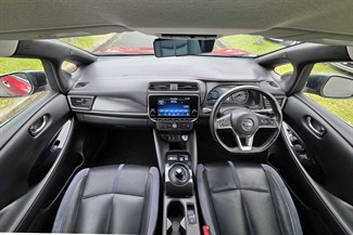 2020 Nissan LEAF - Thumbnail