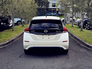 2022 Nissan LEAF - Thumbnail