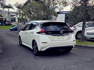 2022 Nissan LEAF - Thumbnail