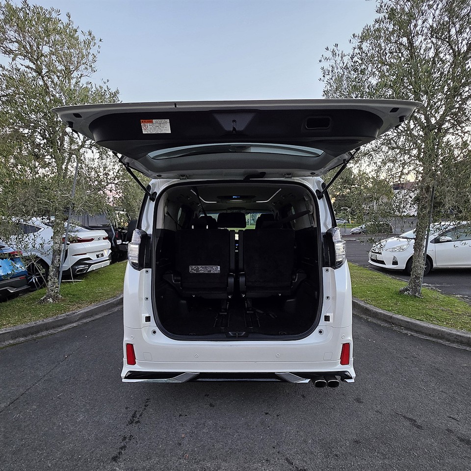 2015 Toyota Vellfire