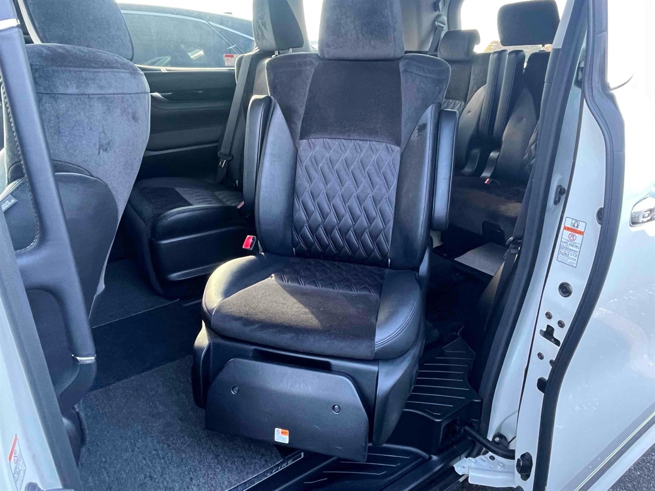 2015 Toyota Vellfire