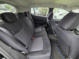 2021 Nissan LEAF - Thumbnail