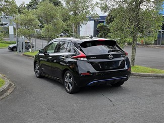 2021 Nissan LEAF - Thumbnail