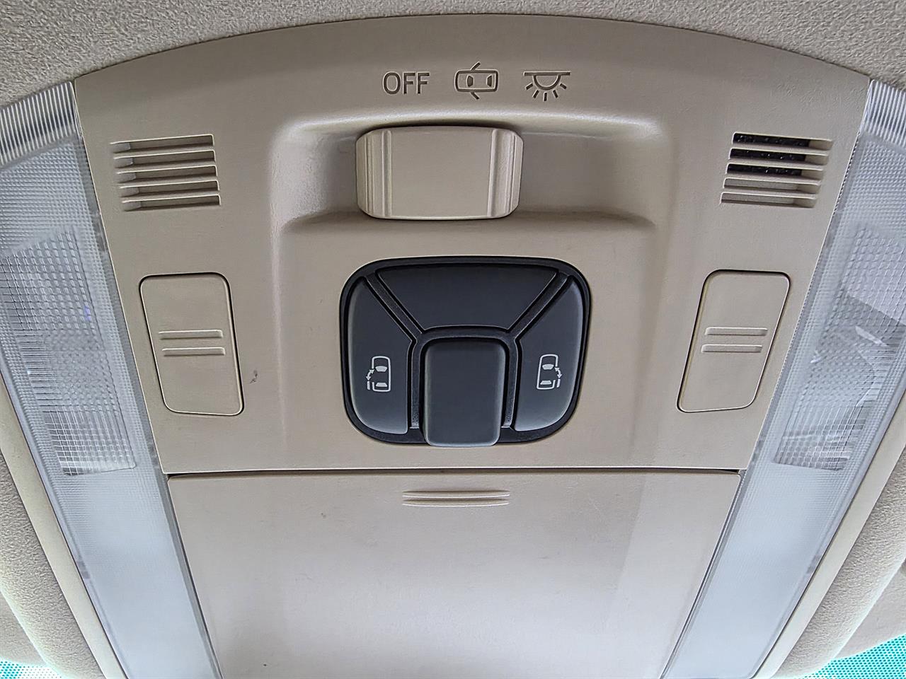 2012 Toyota Vellfire