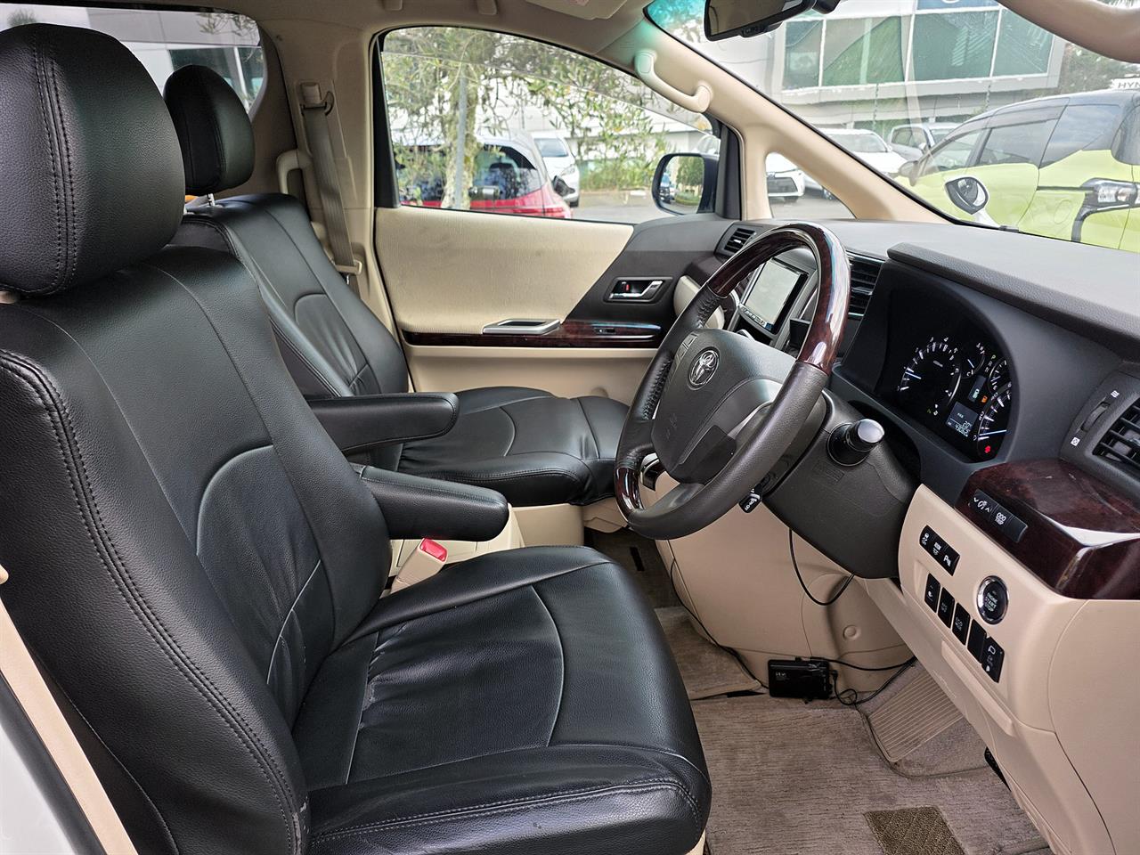 2012 Toyota Vellfire