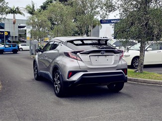 2017 Toyota C-Hr - Thumbnail