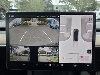 2024 Tesla Model Y - Thumbnail