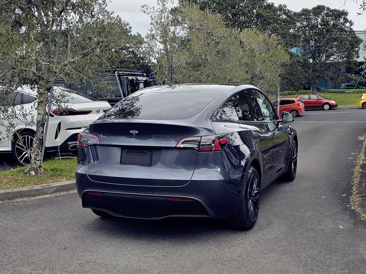 2024 Tesla Model Y