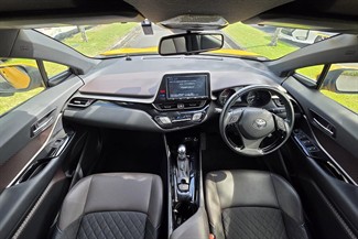 2016 Toyota C-Hr - Thumbnail