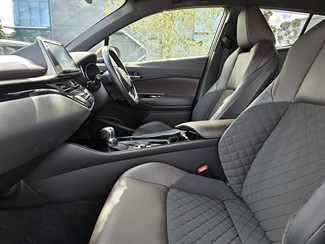 2016 Toyota C-Hr - Thumbnail