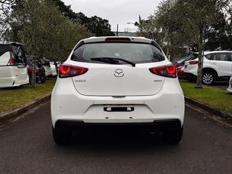 2020 Mazda 2 - Thumbnail