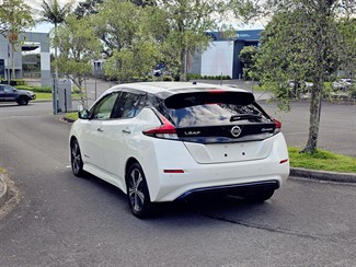 2018 Nissan LEAF - Thumbnail