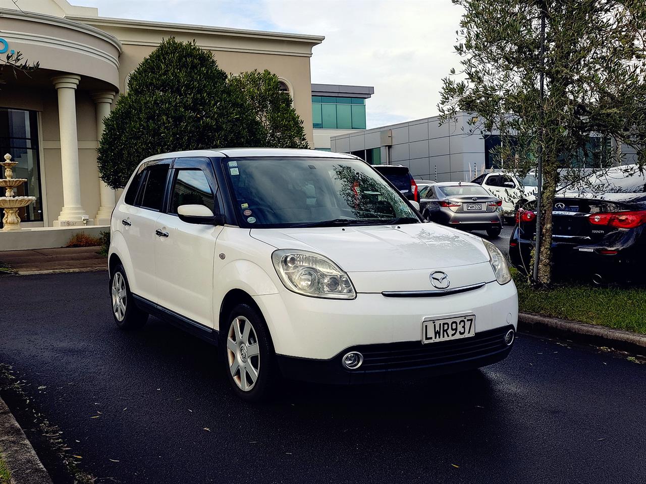 2005 Mazda Verisa